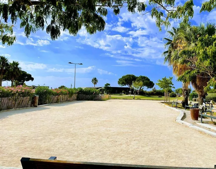 Appartement 400M Plage A Pieds La Londe-les-Maures 0*,  France